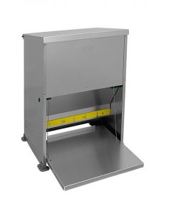 Alma Vermin-Resistant Poultry Treadle Feeder - 8kg