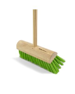 HILLBRUSH MEDIUM YARD BROOM WITH HANDLE