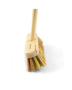 HILLBRUSH MEDIUM RIO SWEEPING BROOM WITH HANDLE